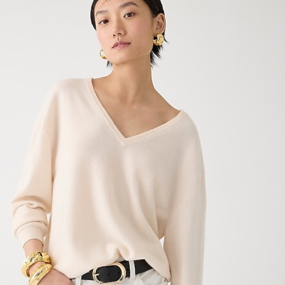 J CREW merino wool, V-neck, oversized sweater size M
